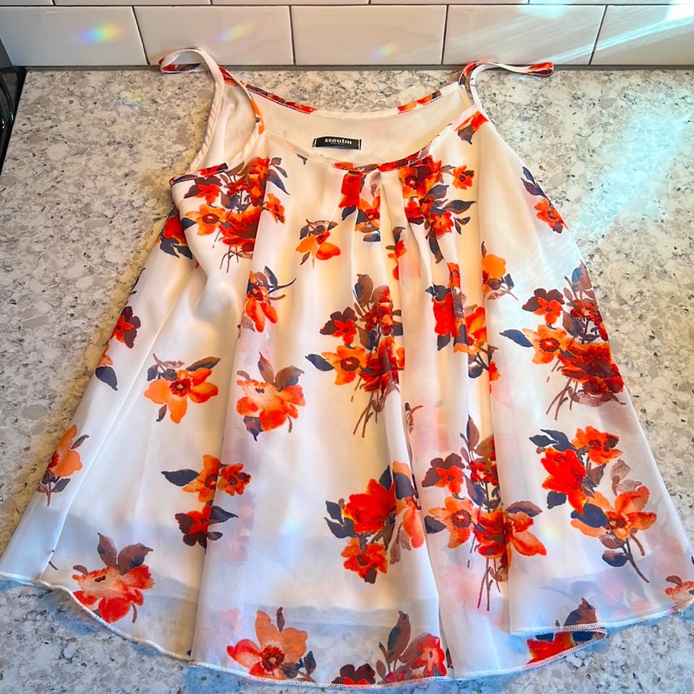 NWOT Ssoulm Floral Flowy Tank • Small